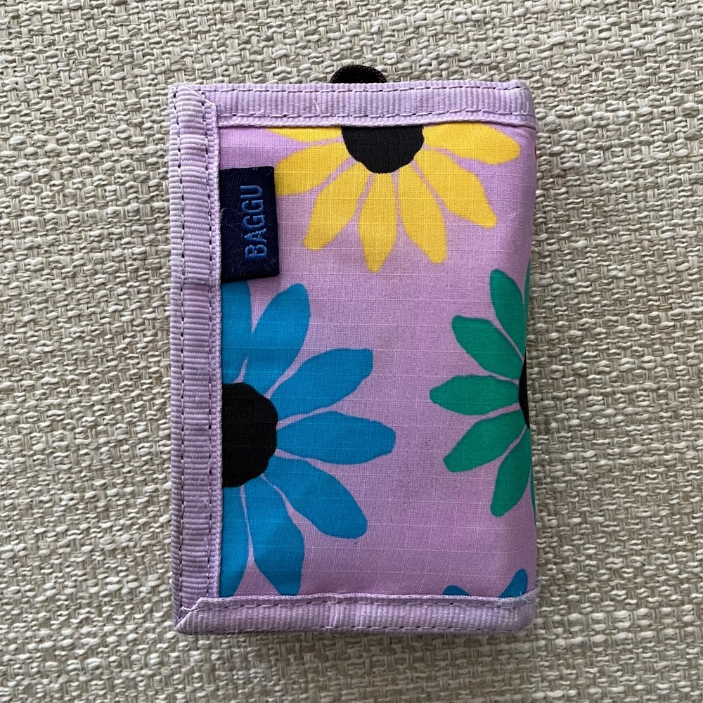 BAGGU nylon velcro wallet
